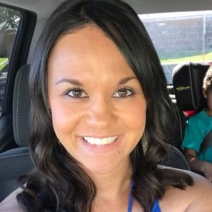 Meet your Posher, Dominique